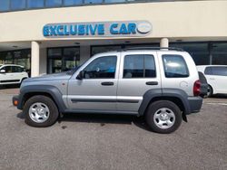 Grigio Usata 2008 Jeep Cherokee Sport SUV | 9000 € (Buon prezzo)