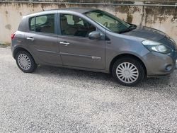 Usata 2011 Renault Clio II Due volumi | 4000 € (Buon prezzo)