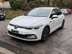 Bianco Usata 2020 VW Golf Style Tre volumi | 20.800 € (Buon prezzo)