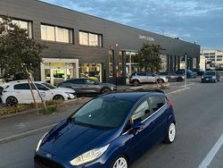 Blu Usata 2016 Ford Fiesta Tre volumi | 6500 € (Buon prezzo)