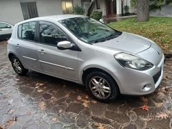 Grigio Usata 2011 Renault Clio II Luxe Tre volumi | 4500 € (Buon prezzo)