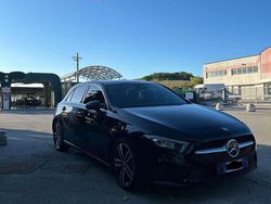 Nero Usata 2022 Mercedes A180 Tre volumi | 28.900 € (Cara)
