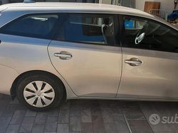 Grigio Usata 2019 Toyota Auris Tre volumi | 10.000 €