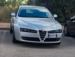 Grigio Usata 2008 Alfa Romeo 159 Tre volumi | 2800 € (Buon prezzo)