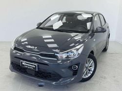 Grigio Usata 2023 Kia Rio Style Tre volumi | 14.400 € (Buon prezzo)