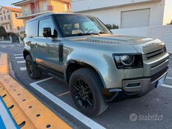 Verde Usata 2024 Land Rover Defender SE Dynamic SUV | 69.000 €