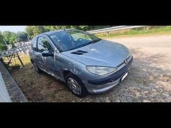 Grigio Usata 1999 Peugeot 206 Tre volumi | 800 €