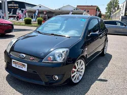 Usata 2006 Ford Fiesta ST Due volumi | 5000 €