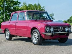 Rosso Usata 1975 Alfa Romeo Giulia 1300 Super Tre volumi | 19.999 €
