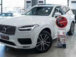 Bianco perlato metallizzato Usata 2020 Volvo XC90 Momentum SUV | 34.499 € (Buon prezzo)