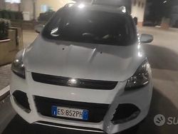 Bianco Usata 2013 Ford Kuga SUV | 6300 € (Buon prezzo)