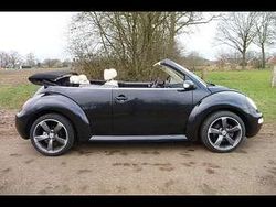 Usata 2004 VW Beetle Cabrio | 9900 € (Cara)