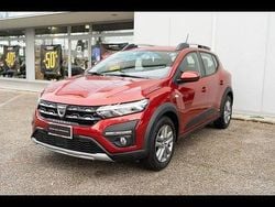 Rosso Usata 2022 Dacia Sandero Comfort Due volumi | 13.900 € (Buon prezzo)