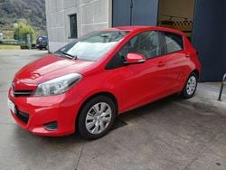 Rosso Usata 2014 Toyota Yaris Tre volumi | 7500 € (Buon prezzo)