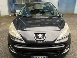 Nero Usata 2013 Peugeot 207 Tre volumi | 2250 € (Ottimo prezzo)