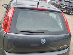 Grigio Usata 2007 Fiat Grande Punto Due volumi | 3900 € (Buon prezzo)