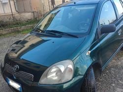 Verde Usata 2002 Toyota Yaris Due volumi | 1100 € (Buon prezzo)