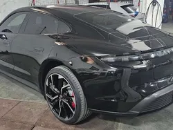 Nero Usata 2021 Porsche Taycan 4S Performance Package Tre volumi | 75.000 € (Buon prezzo)
