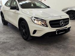 Bianco Usata 2016 Mercedes 180 Tre volumi | 15.900 €