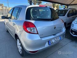 Grigio Usata 2012 Renault Clio IV Tre volumi | 3900 € (Ottimo prezzo)
