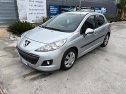 Grigio Usata 2010 Peugeot 207 Tre volumi | 2490 € (Ottimo prezzo)