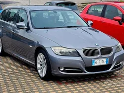 Grigio Usata 2010 BMW 318 Station wagon | 5400 € (Buon prezzo)