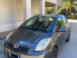 Usata 2009 Toyota Yaris Due volumi | 4000 € (Buon prezzo)