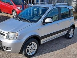 Grigio Usata 2010 Fiat Panda Climbing Tre volumi | 3499 € (Ottimo prezzo)