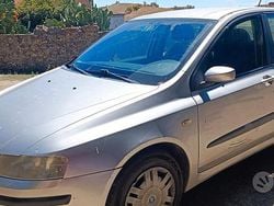 Grigio Usata 2003 Fiat Stilo Tre volumi | 1500 € (Buon prezzo)