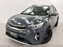 Grigio scuro Usata 2021 Kia Stonic Style SUV | 13.500 € (Ottimo prezzo)