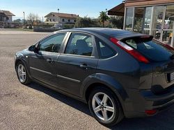 Grigio Usata 2006 Ford Focus Tre volumi | 1399 € (Super prezzo)