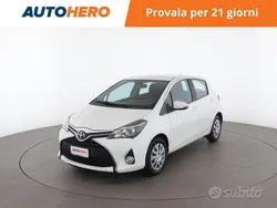 Bianco Usata 2015 Toyota Yaris Active Tre volumi | 8499 € (Molto cara)