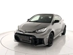 Nero Nuova 2024 Toyota Yaris Tre volumi | 55.800 € (Buon prezzo)