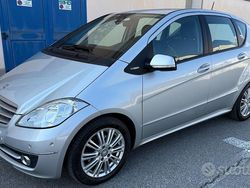 Grigio Usata 2009 Mercedes A160 Elegance Tre volumi | 4500 € (Buon prezzo)