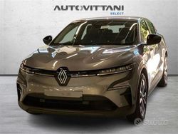 Nuova 2025 Renault Mégane Evolution Tre volumi | 31.900 € (Buon prezzo)