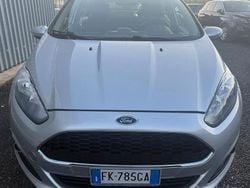 Grigio Usata 2017 Ford Fiesta Due volumi | 6800 € (Ottimo prezzo)