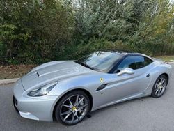 Bicolore Usata 2011 Ferrari California Cabrio | 109.000 € (Buon prezzo)