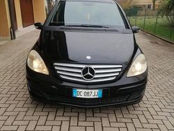Nero Usata 2008 Mercedes 170 Tre volumi | 2750 €