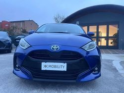 Blu/azzurro Usata 2021 Toyota Yaris Hybrid Trend Tre volumi | 16.900 € (Buon prezzo)