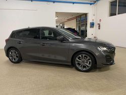 Grigio magnetico metalizzato Usata 2025 Ford Focus ST-Line Tre volumi | 21.800 € (Buon prezzo)