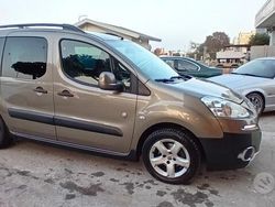 Grigio Usata 2015 Peugeot Partner Outdoor Monovolume | 10.900 € (Molto cara)