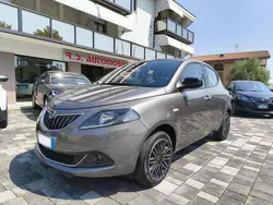 Grigio scuro Usata 2024 Lancia Ypsilon S Due volumi | 13.700 € (Buon prezzo)