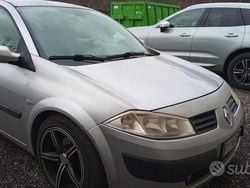 Grigio Usata 2005 Renault Mégane II Tre volumi | 1000 €