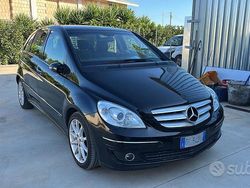 Nero Usata 2006 Mercedes 200 | 2700 €