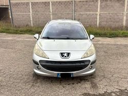Usata 2007 Peugeot 207 Tre volumi | 2000 € (Ottimo prezzo)
