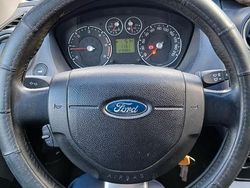 Grigio Usata 2008 Ford Fiesta Tre volumi | 800 €