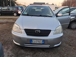 Grigio Usata 2004 Toyota Corolla Station wagon | 2000 € (Molto cara)