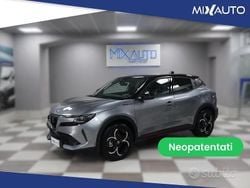 Grigio scuro Nuova 2025 Alfa Romeo Junior Edizione Speciale SUV | 31.900 € (Cara)