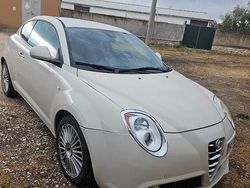 Bianco Usata 2009 Alfa Romeo MiTo Due volumi | 4000 € (Buon prezzo)