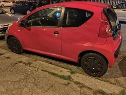 Rosso Usata 2009 Peugeot 107 Active Due volumi | 3150 € (Ottimo prezzo)